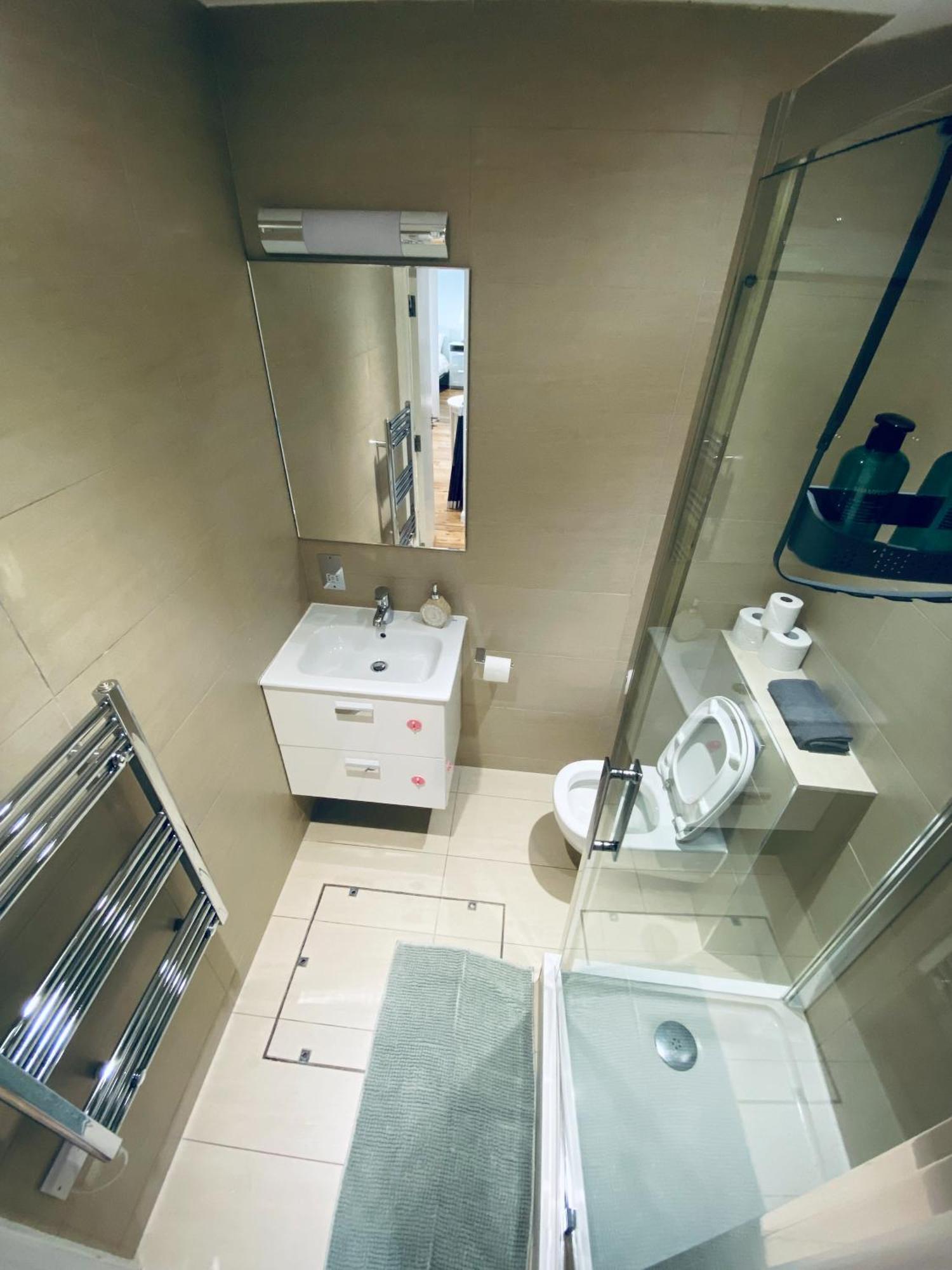 2 Bedroom Flat - 2 Bath - 15 Min Camden Town 런던 외부 사진