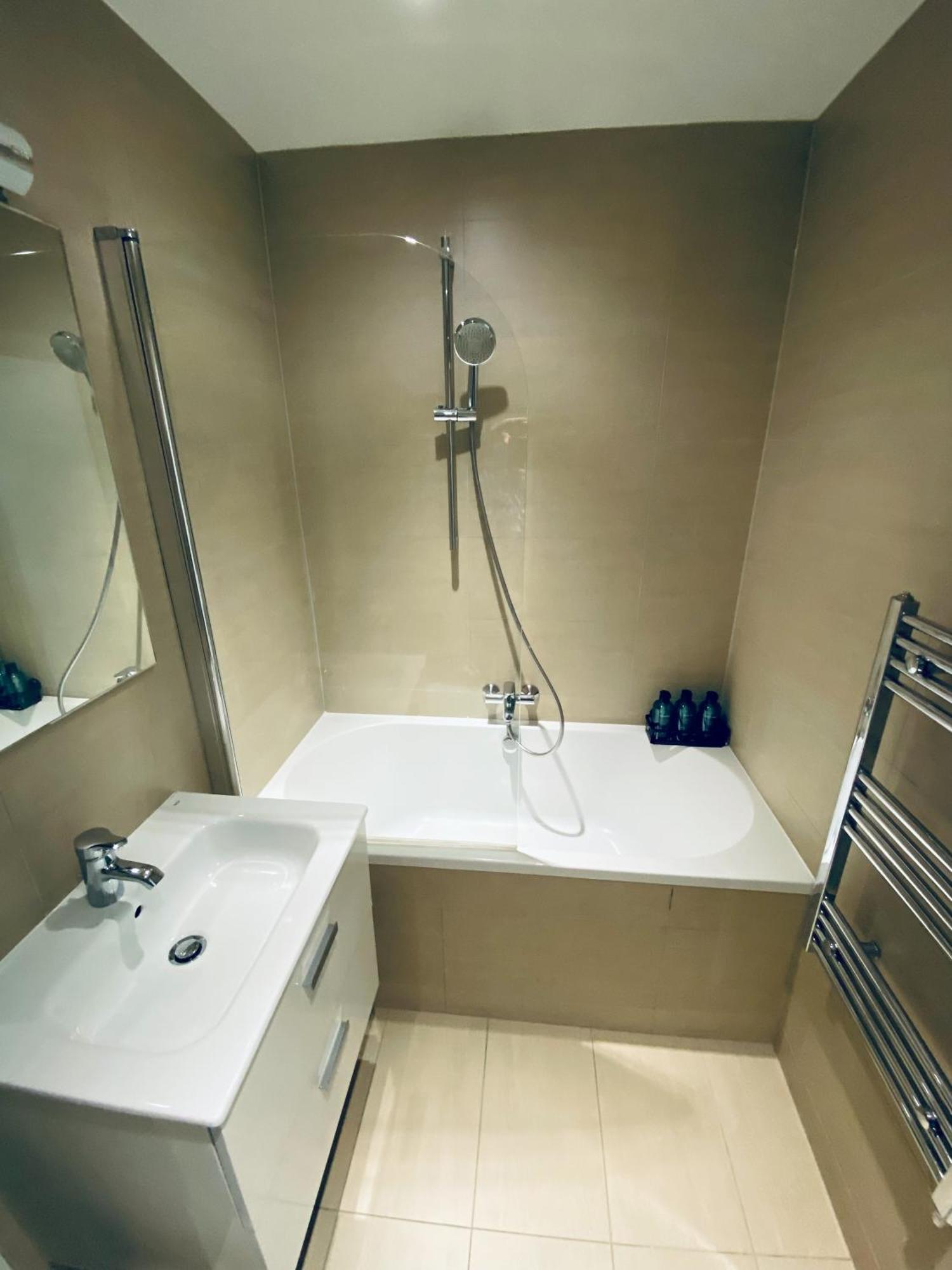 2 Bedroom Flat - 2 Bath - 15 Min Camden Town 런던 외부 사진